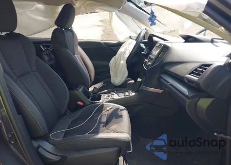 2021 Subaru Forester Premium z USA, uszkodzony, nr VIN JF2SKAFC8MH569875